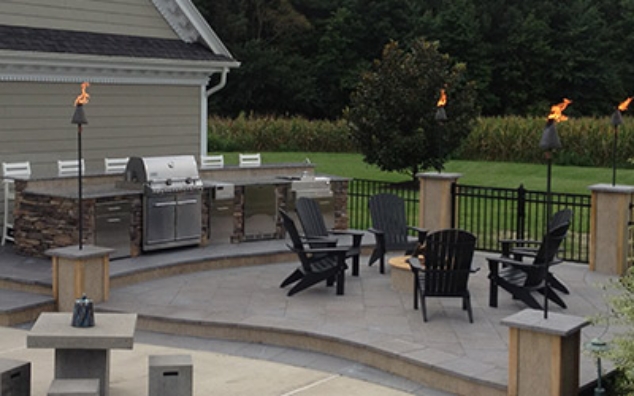 Outdoor Kitchen & Tiki Torches